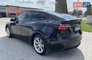 Внедорожник / Кроссовер Tesla Model Y 2021 в 