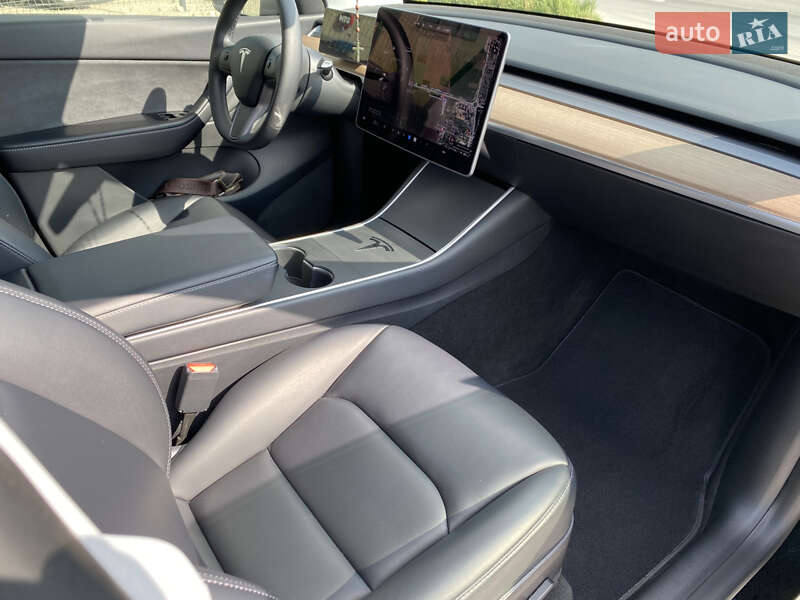 Внедорожник / Кроссовер Tesla Model Y 2021 в Тернополе