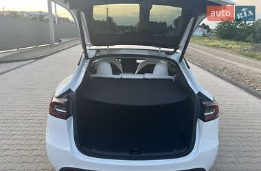 Внедорожник / Кроссовер Tesla Model Y 2024 в 