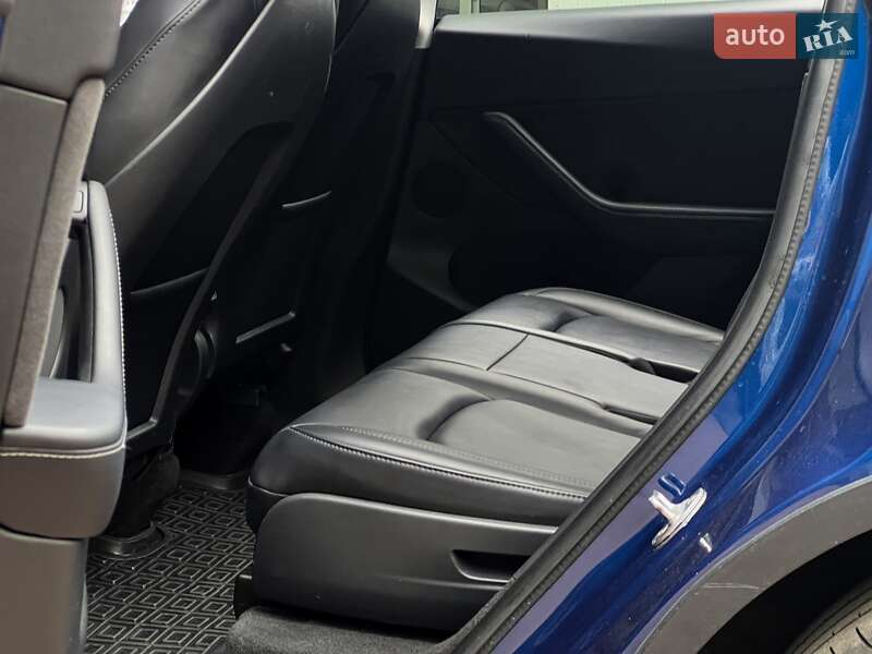 Позашляховик / Кросовер Tesla Model Y 2021 в Києві