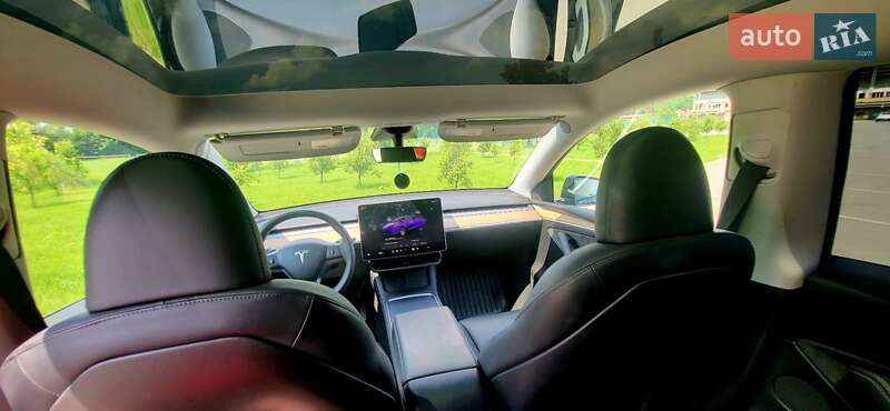 Внедорожник / Кроссовер Tesla Model Y 2023 в Ивано-Франковске