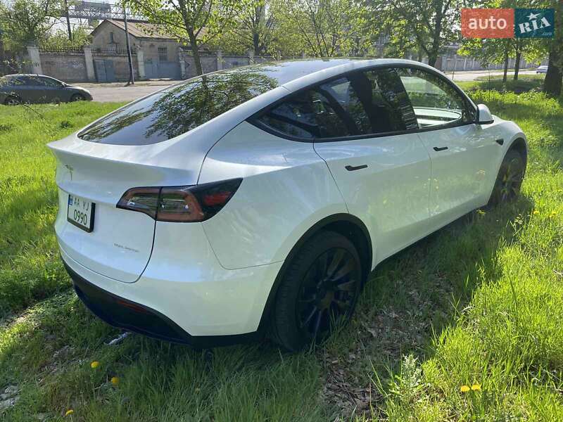 Внедорожник / Кроссовер Tesla Model Y 2023 в Киеве