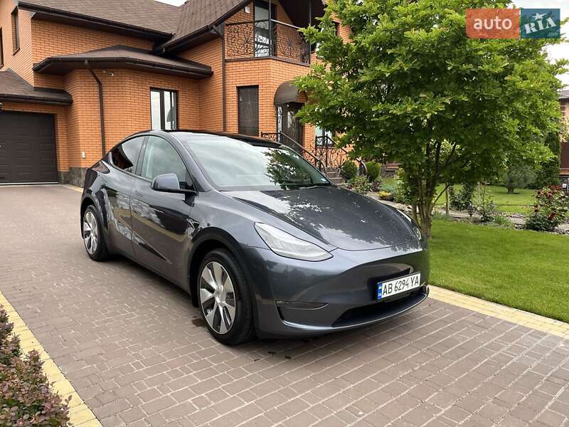 Позашляховик / Кросовер Tesla Model Y 2023 в 