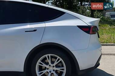 Внедорожник / Кроссовер Tesla Model Y 2021 в 