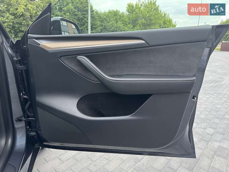 Внедорожник / Кроссовер Tesla Model Y 2023 в Виннице