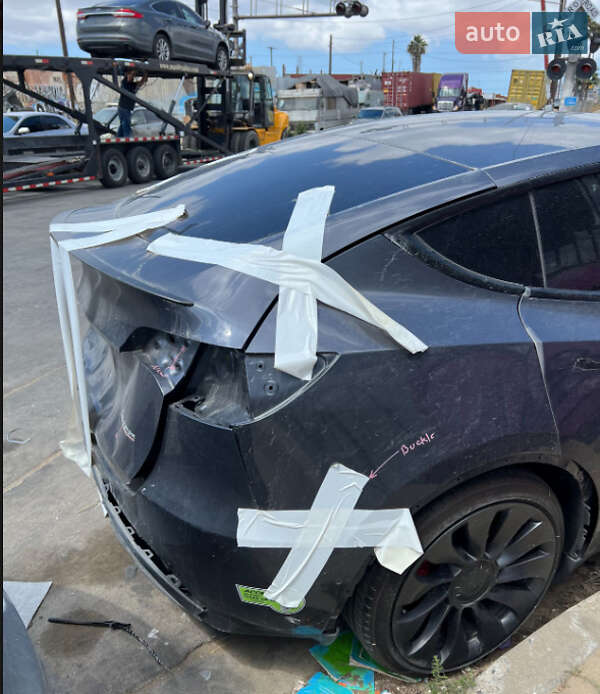 Внедорожник / Кроссовер Tesla Model Y 2022 в Новояворовске