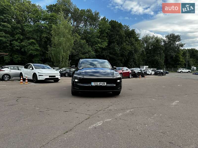 Внедорожник / Кроссовер Tesla Model Y 2025 в 