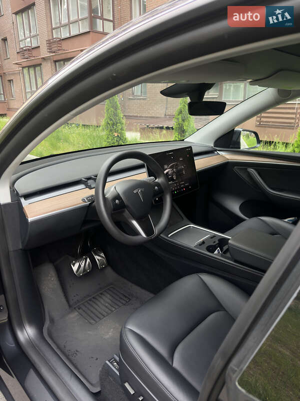 Позашляховик / Кросовер Tesla Model Y 2024 в Чернігові