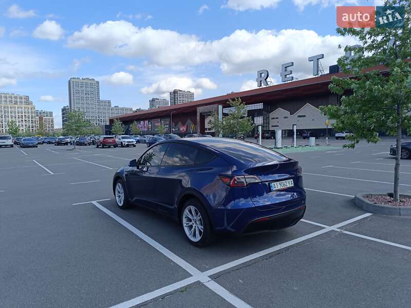 Внедорожник / Кроссовер Tesla Model Y 2023 в Киеве
