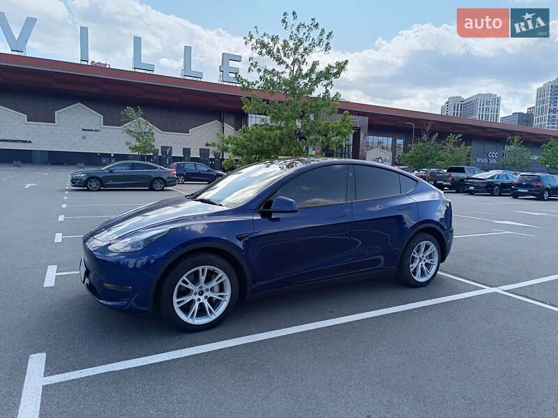 Внедорожник / Кроссовер Tesla Model Y 2023 в Киеве