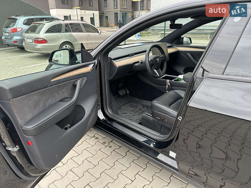 Внедорожник / Кроссовер Tesla Model Y 2022 в Ивано-Франковске