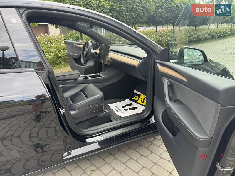 Внедорожник / Кроссовер Tesla Model Y 2022 в Ивано-Франковске