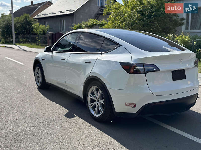 Внедорожник / Кроссовер Tesla Model Y 2024 в Ровно