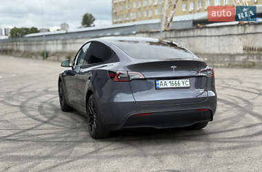Позашляховик / Кросовер Tesla Model Y 2023 в 