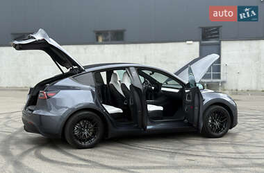 Позашляховик / Кросовер Tesla Model Y 2023 в 
