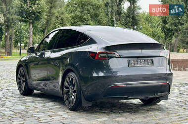 Внедорожник / Кроссовер Tesla Model Y 2024 в 