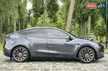 Внедорожник / Кроссовер Tesla Model Y 2024 в 