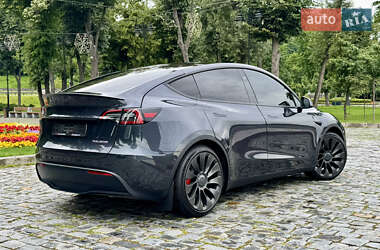 Внедорожник / Кроссовер Tesla Model Y 2024 в 