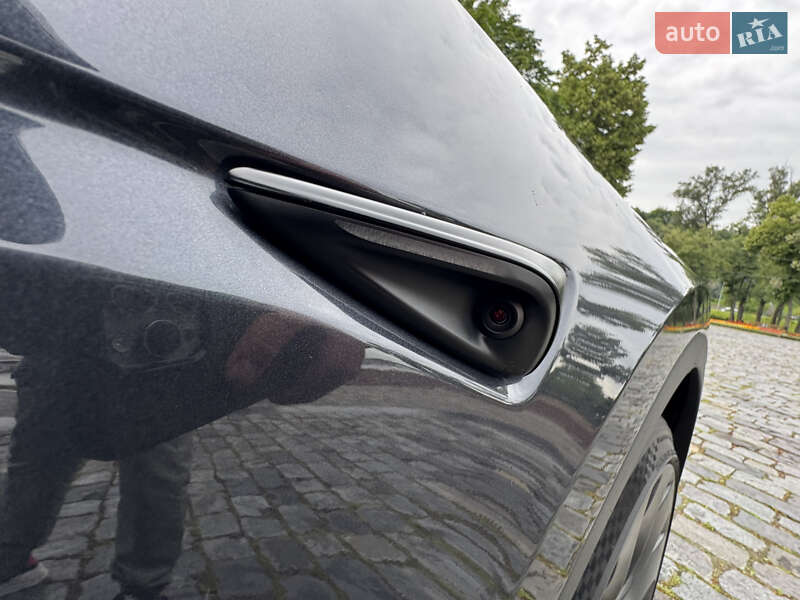 Внедорожник / Кроссовер Tesla Model Y 2024 в Киеве