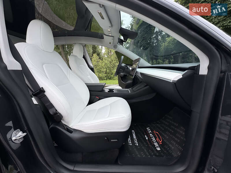 Внедорожник / Кроссовер Tesla Model Y 2024 в Киеве