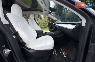 Внедорожник / Кроссовер Tesla Model Y 2024 в 