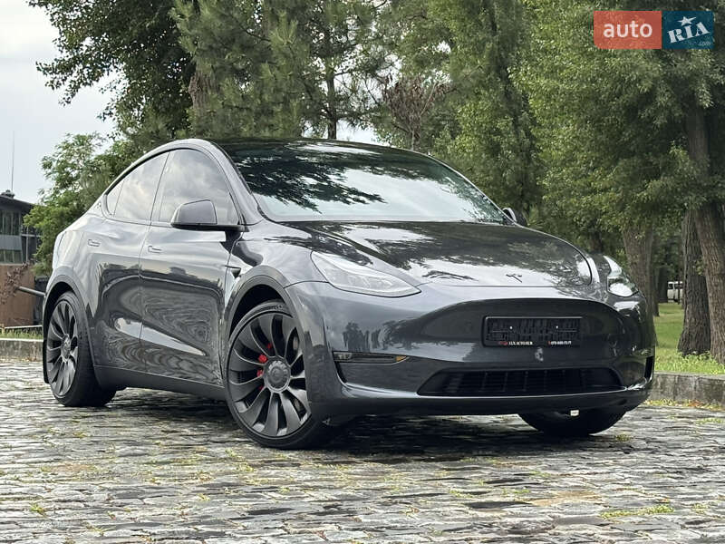 Внедорожник / Кроссовер Tesla Model Y 2024 в Киеве