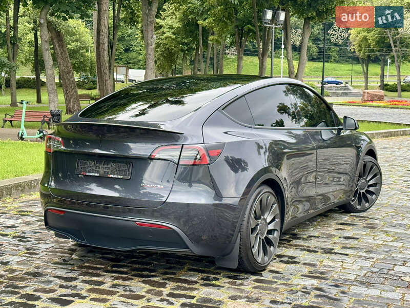 Внедорожник / Кроссовер Tesla Model Y 2024 в Киеве