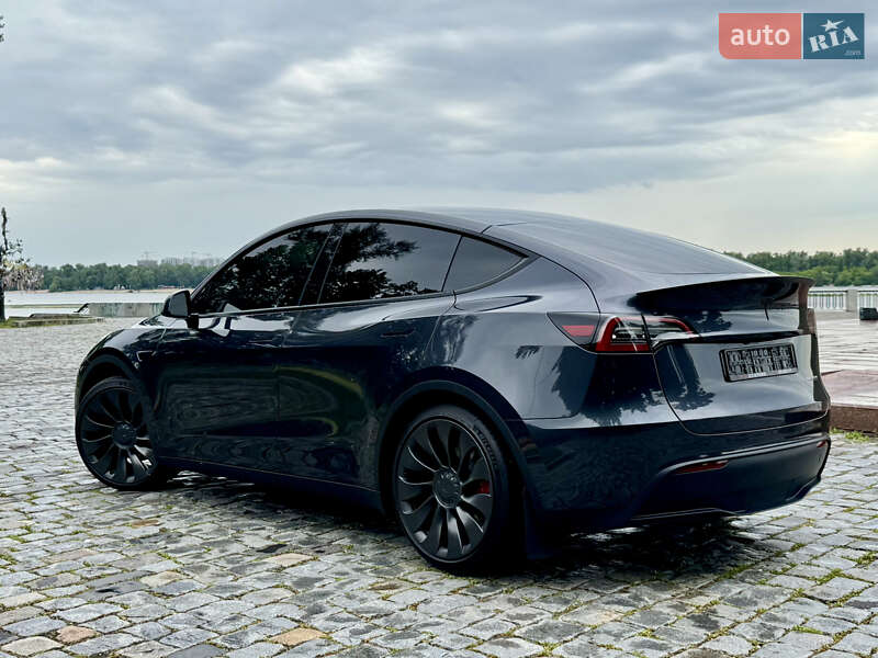 Внедорожник / Кроссовер Tesla Model Y 2024 в Киеве