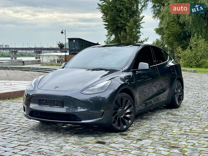 Внедорожник / Кроссовер Tesla Model Y 2024 в Киеве