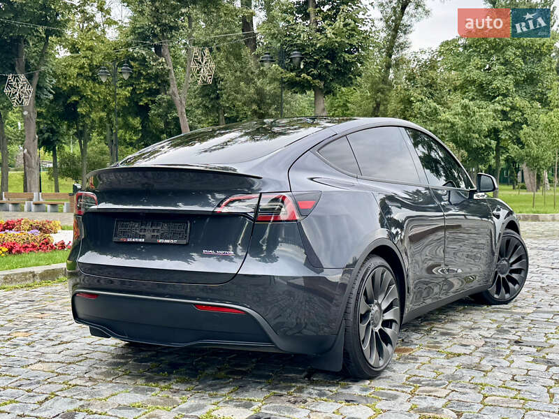 Внедорожник / Кроссовер Tesla Model Y 2024 в Киеве