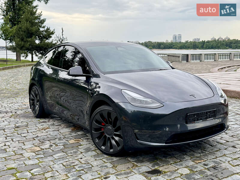 Внедорожник / Кроссовер Tesla Model Y 2024 в Киеве