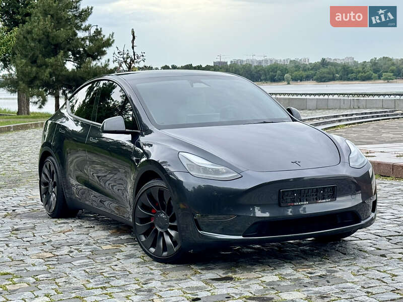 Внедорожник / Кроссовер Tesla Model Y 2024 в Киеве