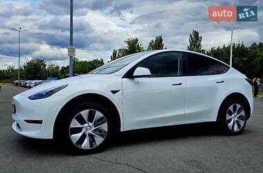 Внедорожник / Кроссовер Tesla Model Y 2024 в 