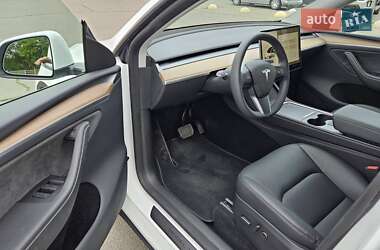 Внедорожник / Кроссовер Tesla Model Y 2024 в 