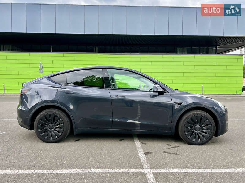 Внедорожник / Кроссовер Tesla Model Y 2024 в Киеве