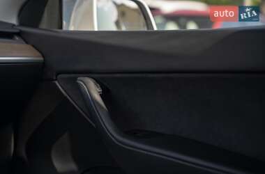 Позашляховик / Кросовер Tesla Model Y 2022 в 