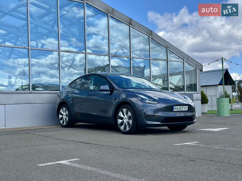 Внедорожник / Кроссовер Tesla Model Y 2023 в Киеве