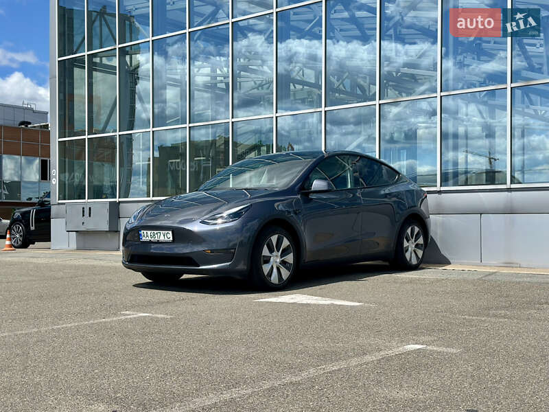 Внедорожник / Кроссовер Tesla Model Y 2023 в Киеве
