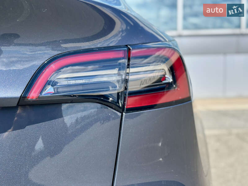Внедорожник / Кроссовер Tesla Model Y 2023 в Киеве