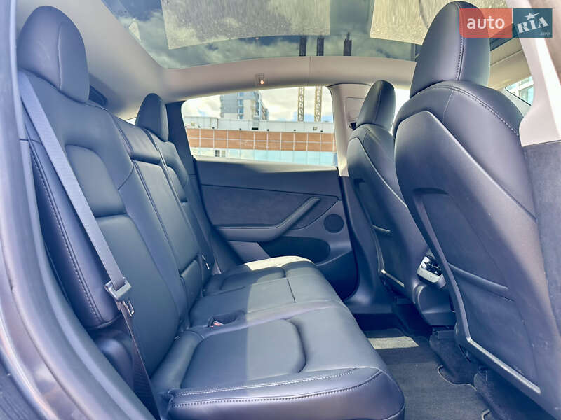 Внедорожник / Кроссовер Tesla Model Y 2023 в Киеве