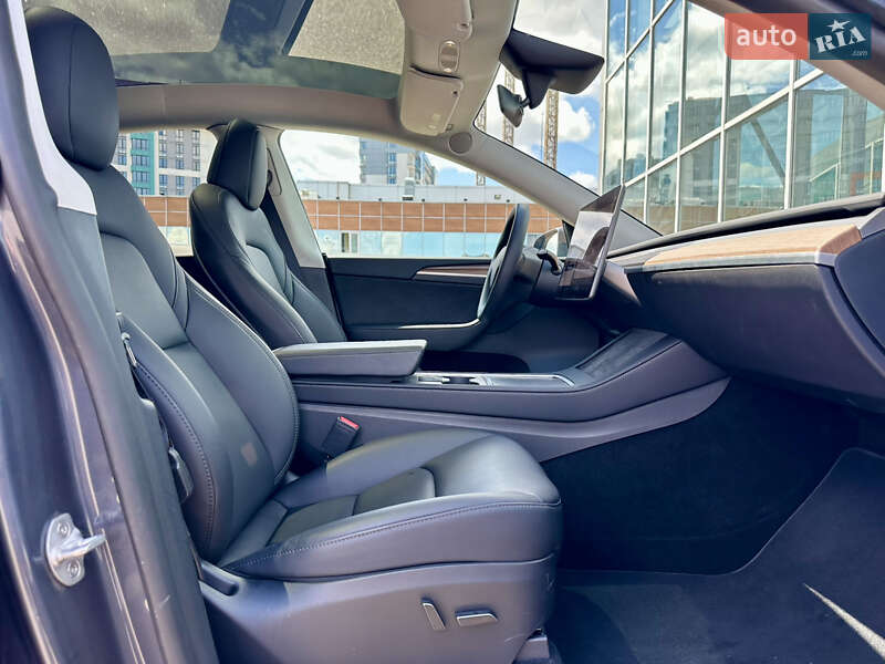 Внедорожник / Кроссовер Tesla Model Y 2023 в Киеве
