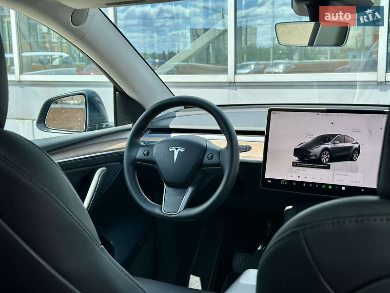 Внедорожник / Кроссовер Tesla Model Y 2023 в Киеве