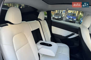 Внедорожник / Кроссовер Tesla Model Y 2021 в 