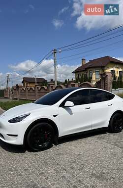 Позашляховик / Кросовер Tesla Model Y 2023 в 