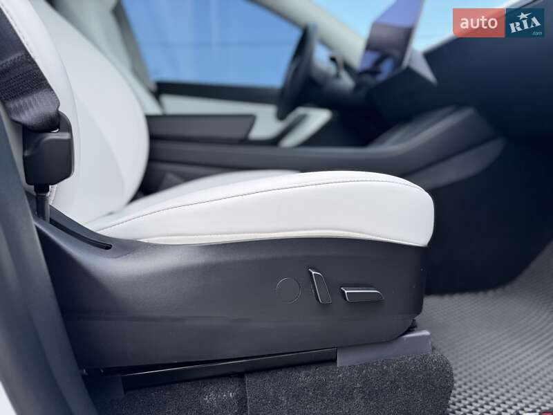 Внедорожник / Кроссовер Tesla Model Y 2021 в Кременчуге