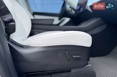 Внедорожник / Кроссовер Tesla Model Y 2021 в 
