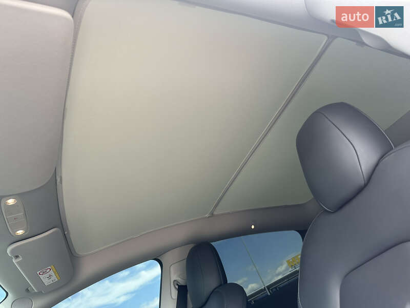 Внедорожник / Кроссовер Tesla Model Y 2021 в Киеве