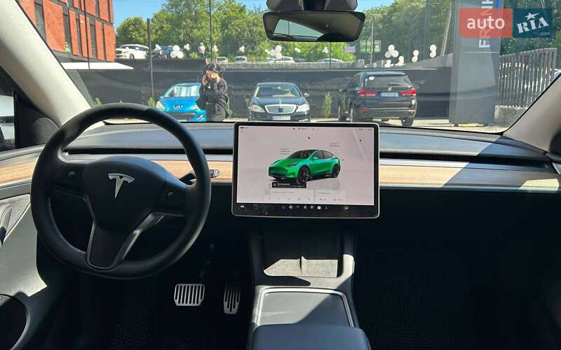 Позашляховик / Кросовер Tesla Model Y 2023 в Чернівцях
