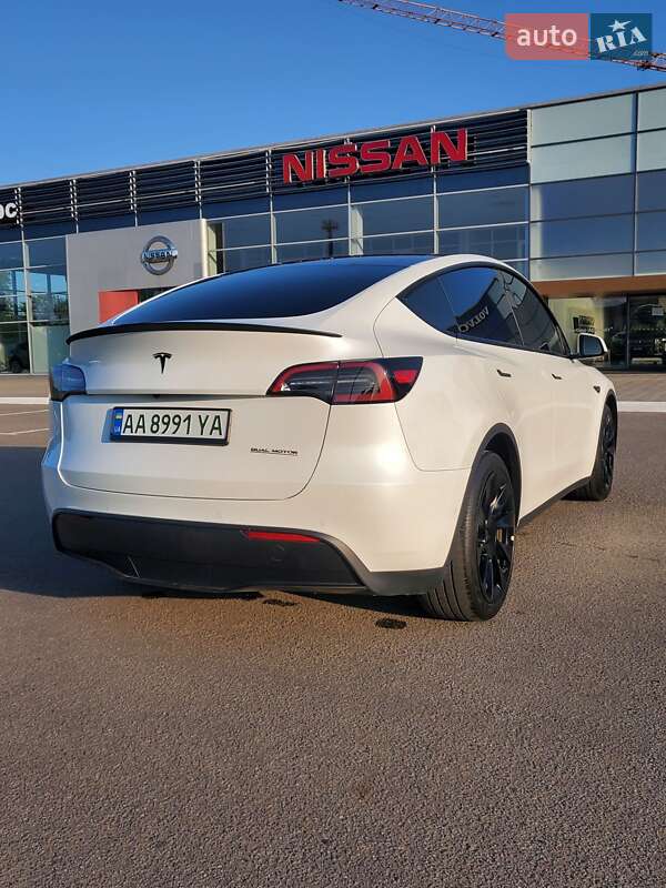 Внедорожник / Кроссовер Tesla Model Y 2022 в Киеве