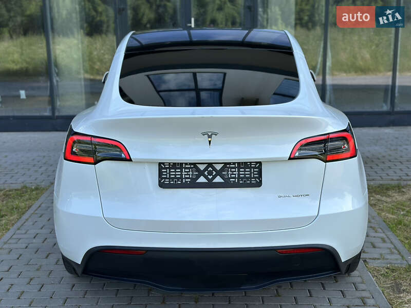 Внедорожник / Кроссовер Tesla Model Y 2023 в Ровно